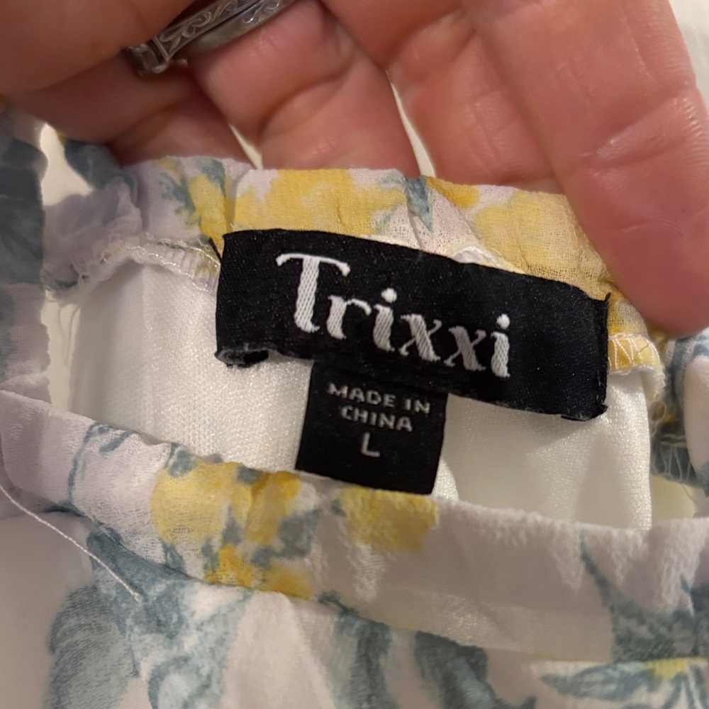 Trixxi White Maxi Dress with Yellow Floral Print - Picture 2 of 5